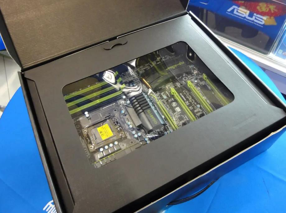 I7 990X+技嘉刺客G1 主板+海盗船24G马甲条